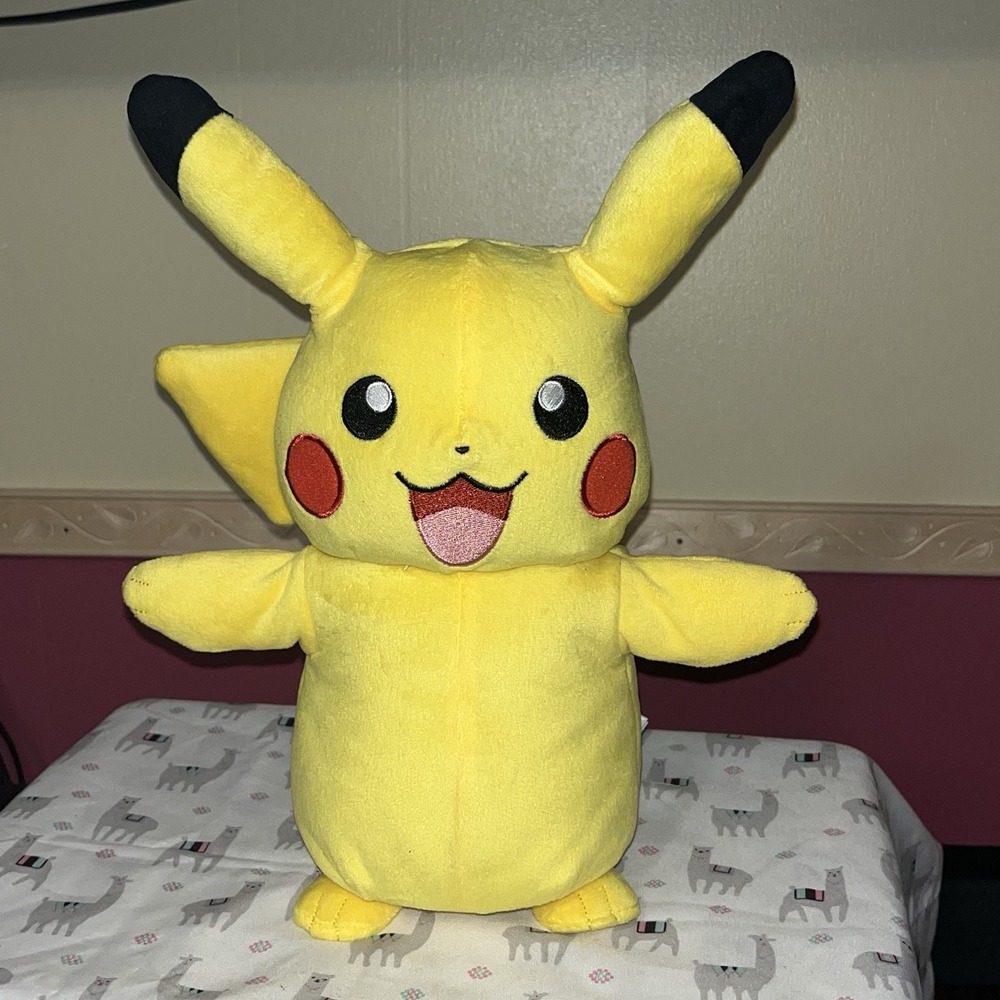 Pokemon Electric Charge Pikachu Plush 13" Lights Sounds Stuffed Toy Tested WORKS